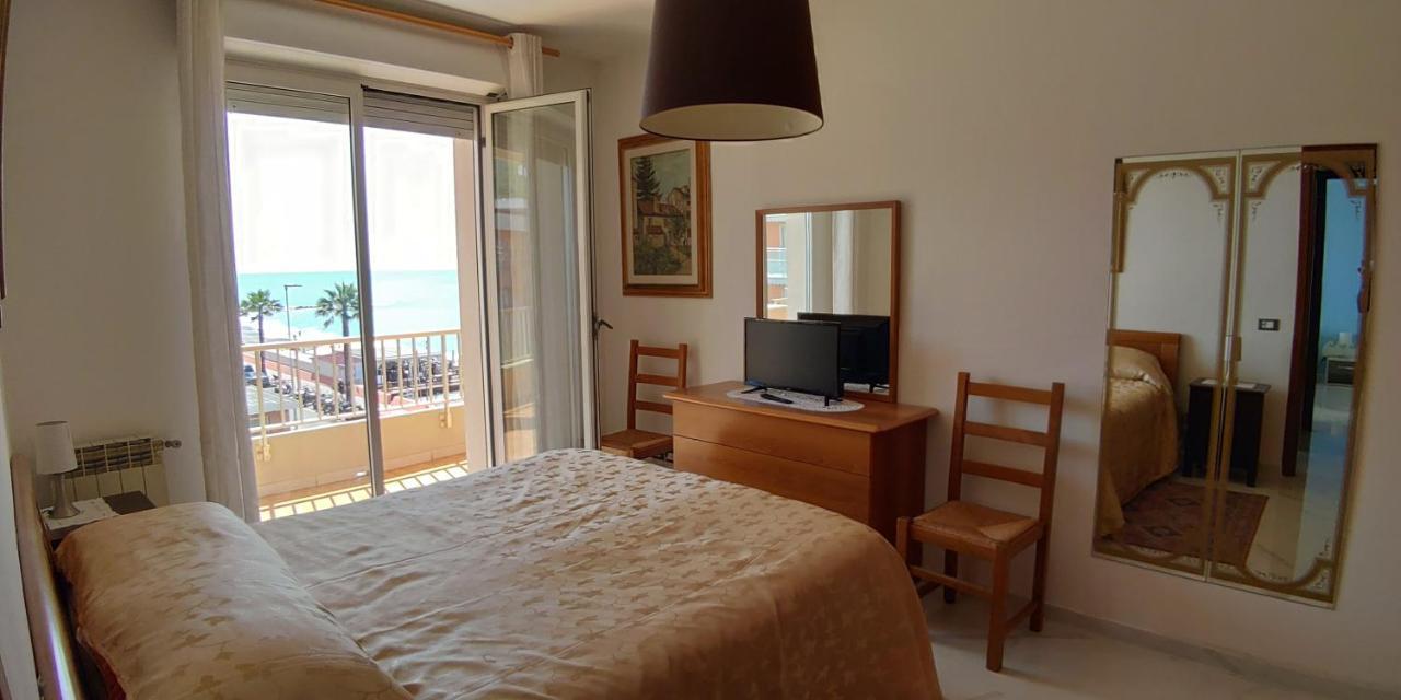 Appartamento Giardino Ventimiglia Buitenkant foto