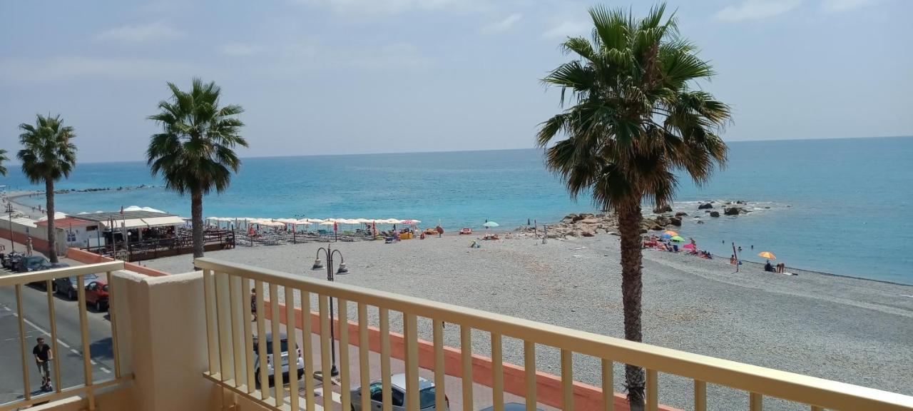 Appartamento Giardino Ventimiglia Buitenkant foto